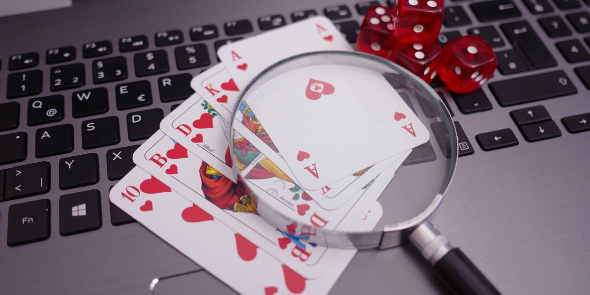 "The Influence of Virtual Reality Social Spaces on Online Casino Interactions in 2026: Enhancing Community Engageme