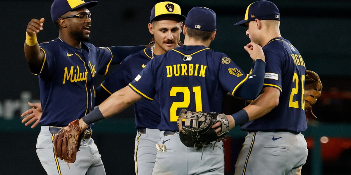 Brewers lose instant sport of doubleheader in direction of Royals, 8-2