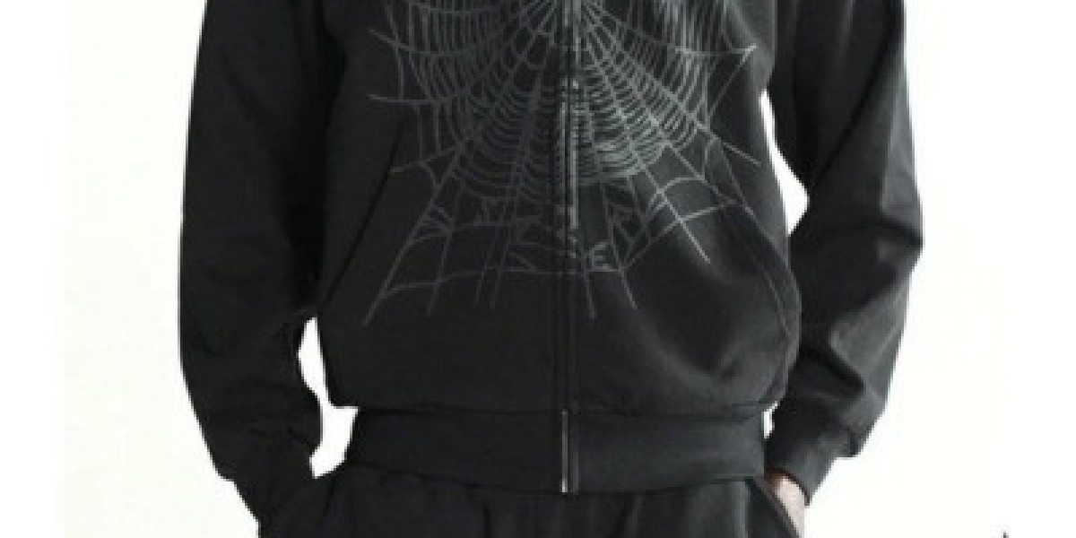 Sp5der Hoodie on a Flight Long Travel Comfort Test